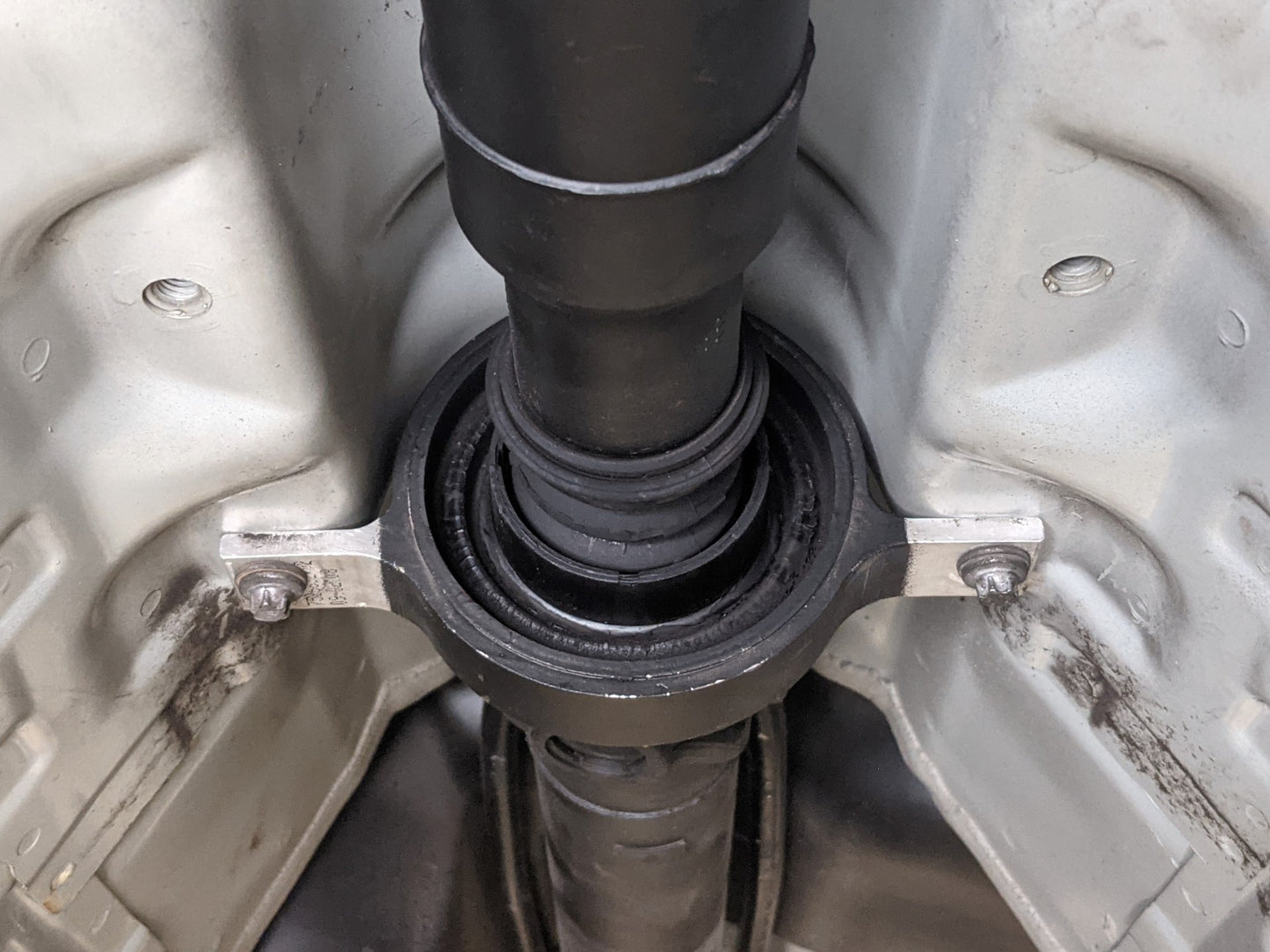 JXB Driveshaft Center Support Bearing Carrier Upgrade (BMW F & E-Series 1/2/3/4 Series & M3/M4 - ALL MOTORS)